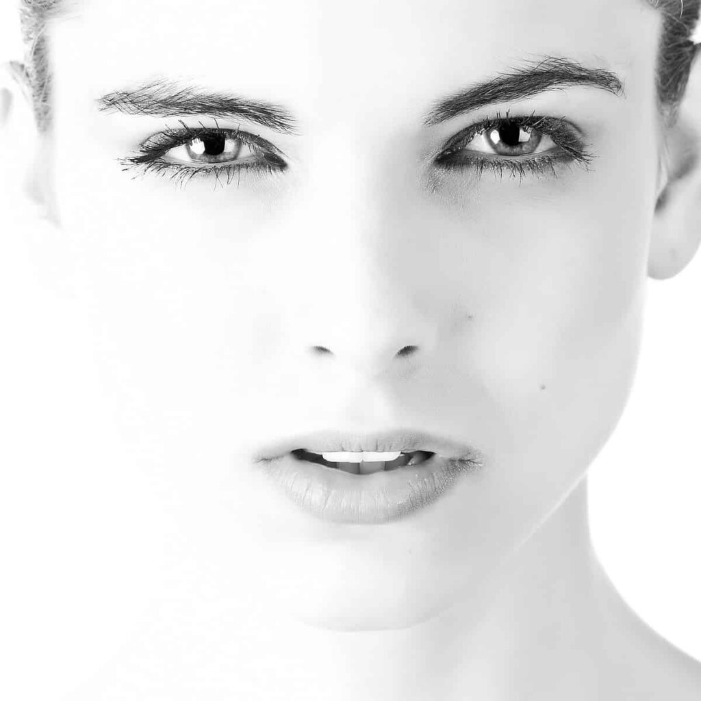 The-Superhero-Projekt_Superhero-image_Lindsey-Hughson_Executive-Mentor_Why-Women-View-Marriage-as-a-Financial-Opportunity