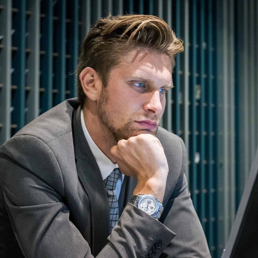 The-Superhero-Projekt_Superhero-image_Lindsey-Hughson_Executive-Mentor_Dealing-with-Deception